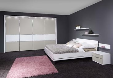 Schwebetürenschrank